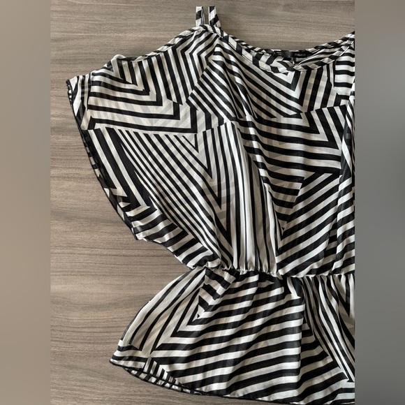 Maurice’s Striped Blouse - Open Sleeve & Fitted Waist - Size Large - Picture 3 of 16